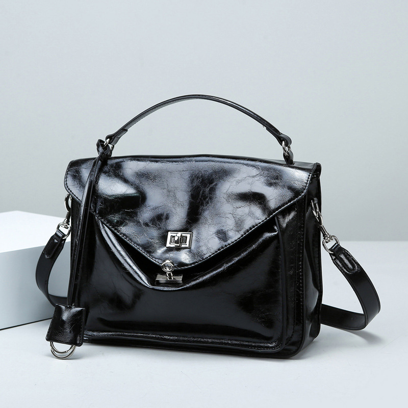 Women's Versatile Soft Leather Messenger Bag Large Capacity Tote_voghion.com