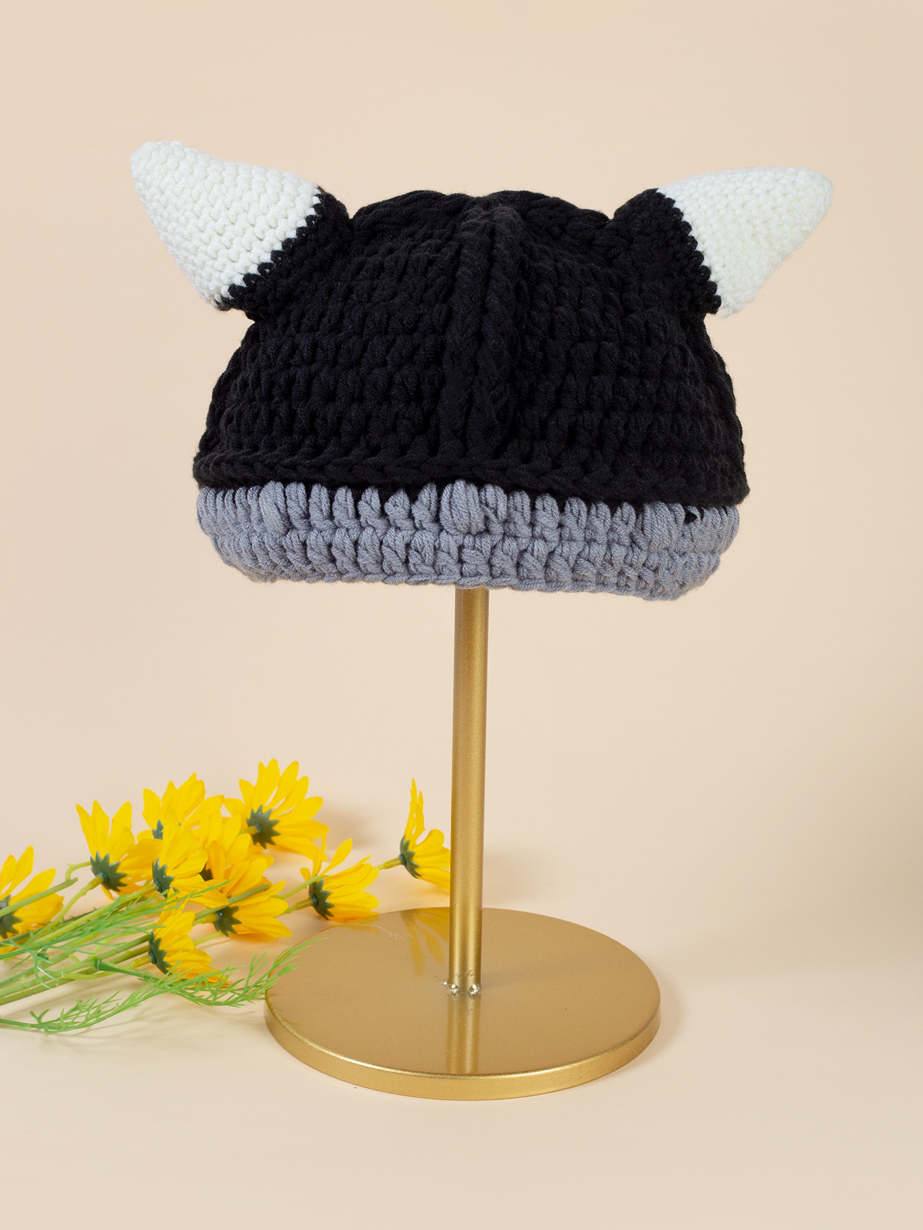 Nischen-handgewebte Hüte sind lustig und witzig, lila, kindliche Dekoration mit Wollmützen, Häkelmützen_voghion.com