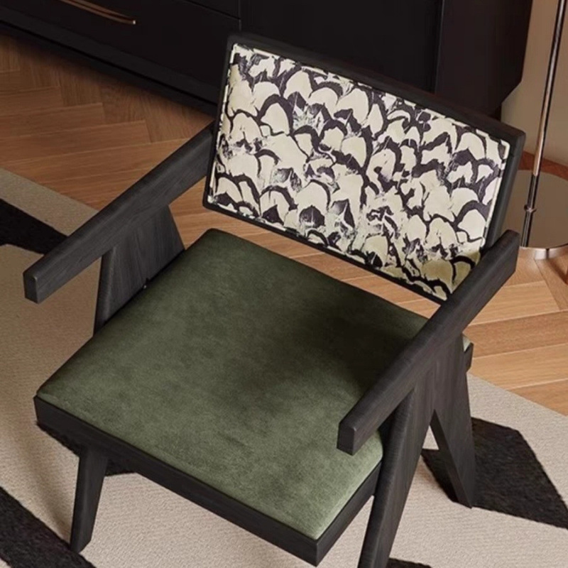 法式复古风餐椅家用餐厅现代轻奢椅子网红设计师款中古昌迪加尔椅