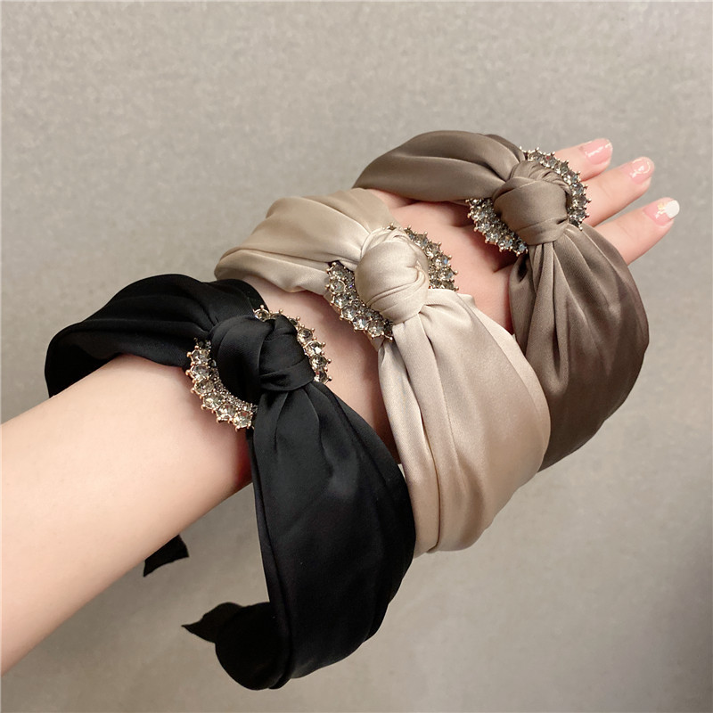 Vintage Style Solid Color Knot Cloth Rhinestone Hair Band 1 Piece display picture 5