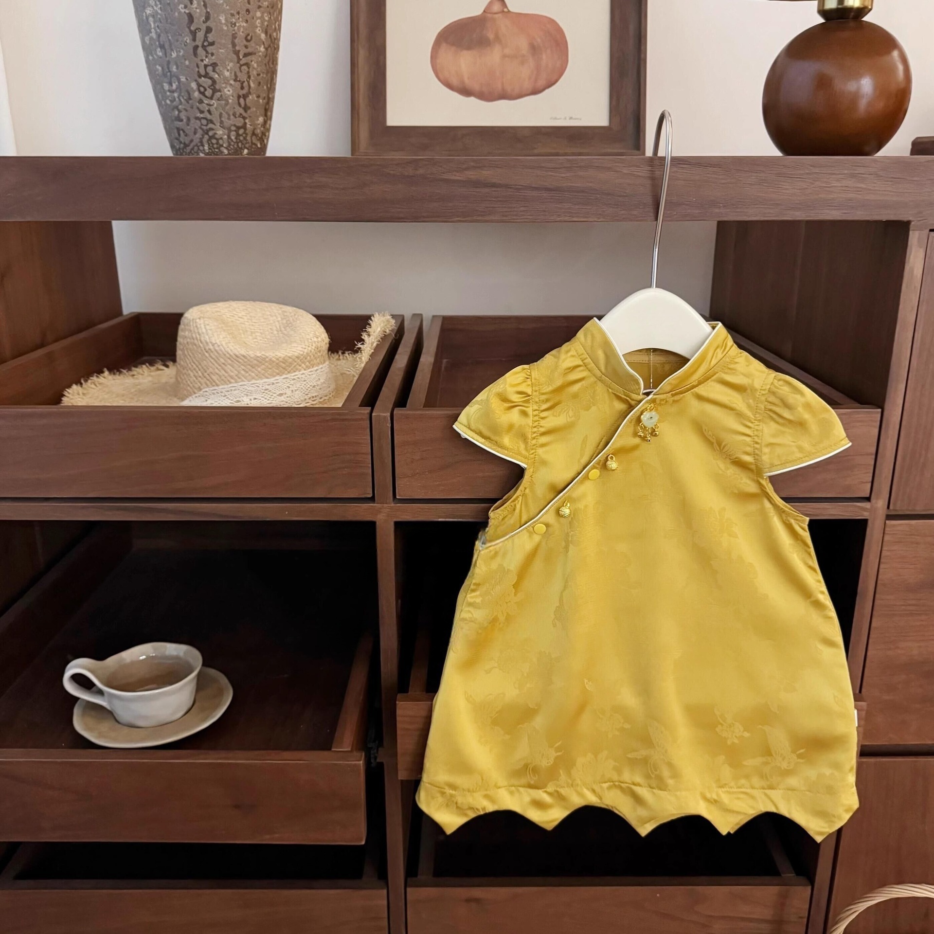 [Xianning Seven] ¡Luz flotante y oro! Falda de chaleco cheongsam chino nuevo estilo chino con tapeta diagonal jacquard tridimensional de la industria pesada del bebé femenino