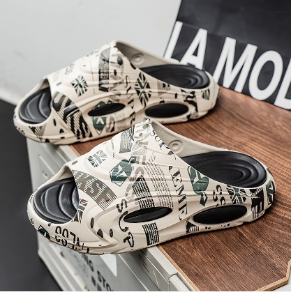 Zapatillas verano nuevo estilo de los hombres ropa exterior casual suela gruesa sandalias de todo fósforo personalidad tendencia pisando mierda fondo suave chanclas