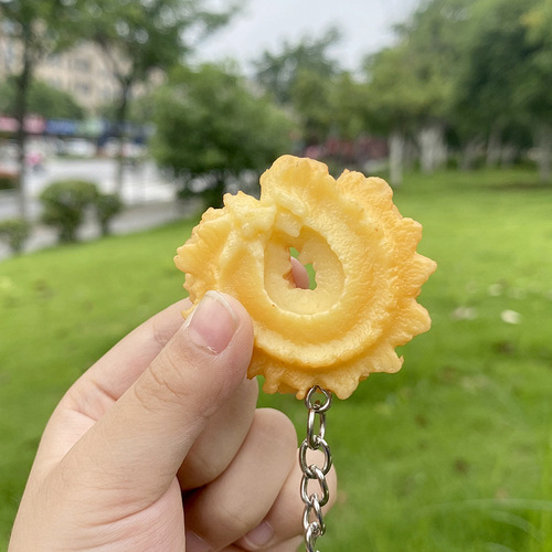 Live broadcast hot selling simulated cookie biscuit model snacks children's snack model school bag pendant cartoon accessories