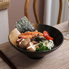 創意的な日本式ラーメン碗の大きいサイズの麺碗の業務用の闘笠碗の陶磁器碗の家庭用の茶碗のスープ碗の食器のセット
