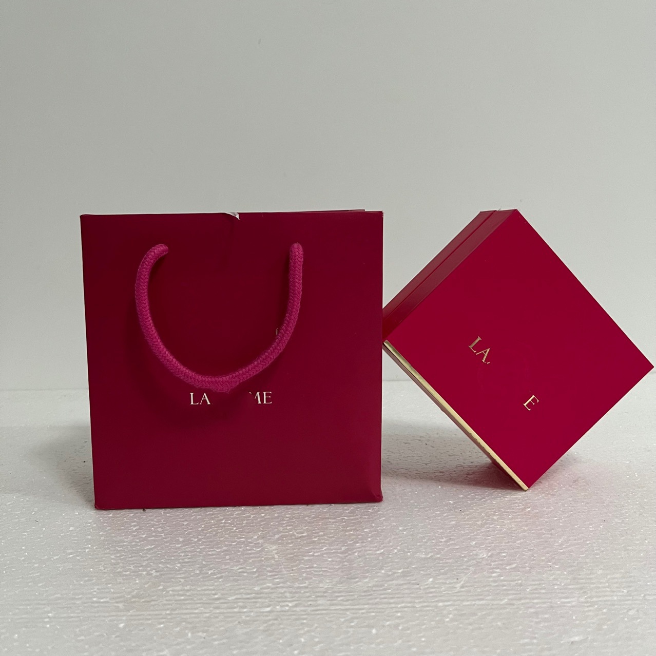 LA兰家口红了礼袋玫红色口红礼盒礼袋香水礼盒粉水礼盒礼品袋