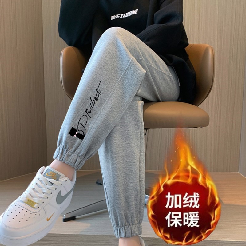 작은 검은 고양이 레깅스와 벨벳 바지