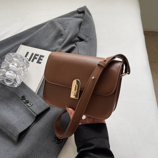 ���Q���Գ���ͨ���ﶬ�r�а���Ů2026�¿�С���i���|��б��С����