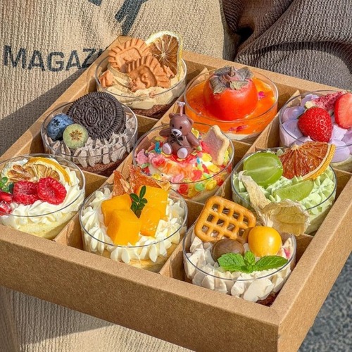 Nine-grid dessert box cake box hot pot takeout packing box biodegradable disposable kraft paper snow skin mochi large size