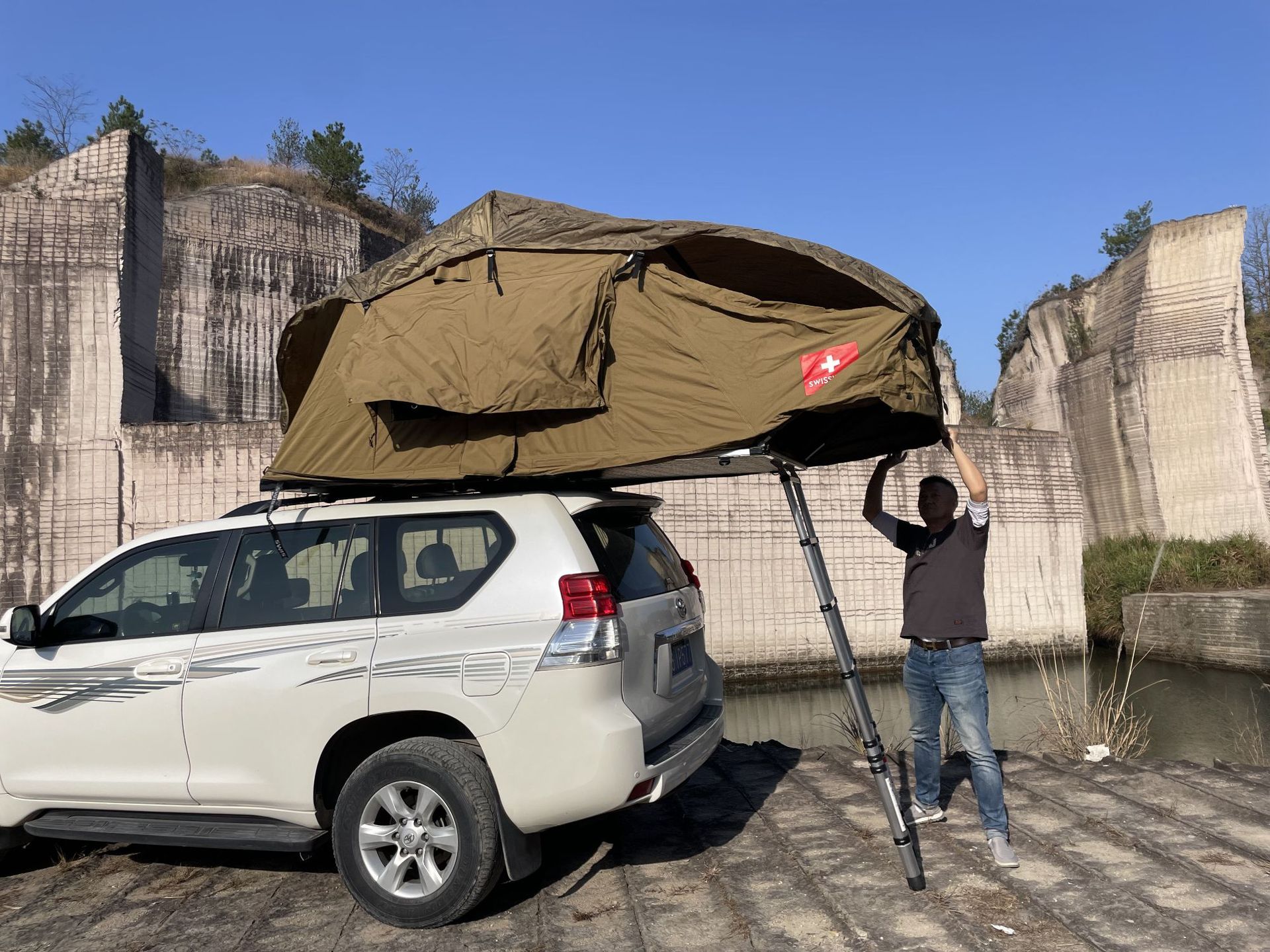 Leftover Foreign Trade Stock with Tags, Sold Out with No Restock, Outdoor Off-Road, Various Sizes, Long Car Roof Tent, Portable Car Tent