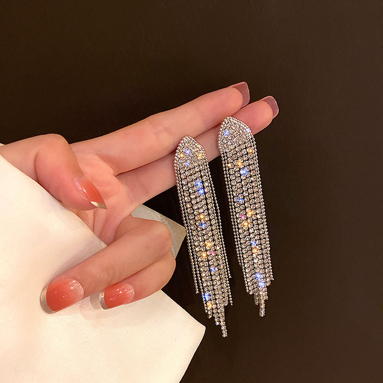 Aretes largos llenos de diamantes de lujo ligero nicho diseño de alta calidad temperamento versátil cena de citas de moda auriculares image 3