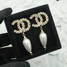香家/C家双C镶嵌钻石小众设计高级复古潮流时尚女款珍珠吊坠耳钉