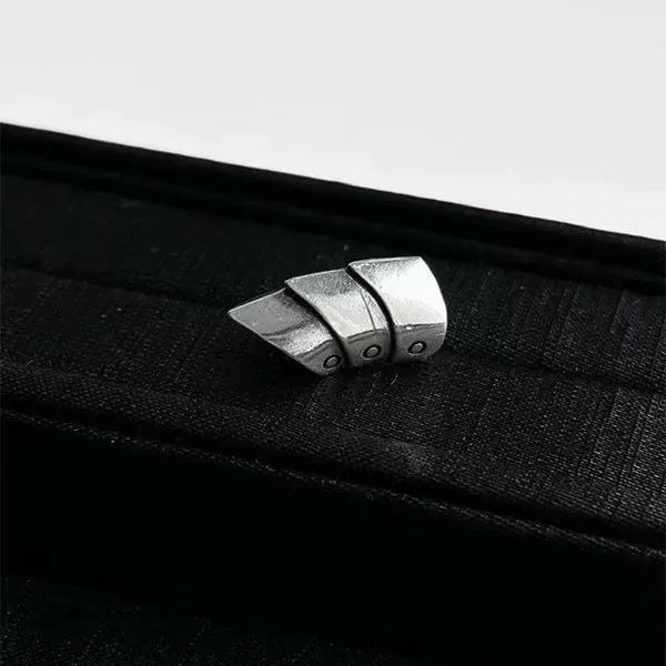Neutral style, non-movable knight ear clips, no ear piercing required, trendy unisex retro and bold armor-style ear bone clips