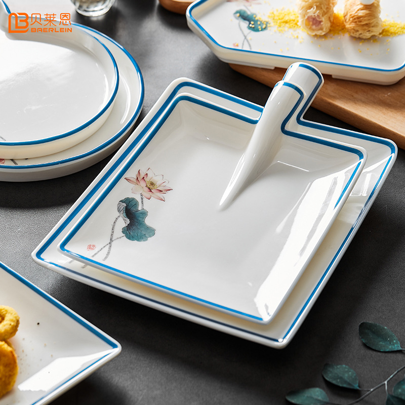 A8密胺仿瓷中式餐具饭店家用蓝莲花创意菜盘锄头盘瓢型方盘|ru