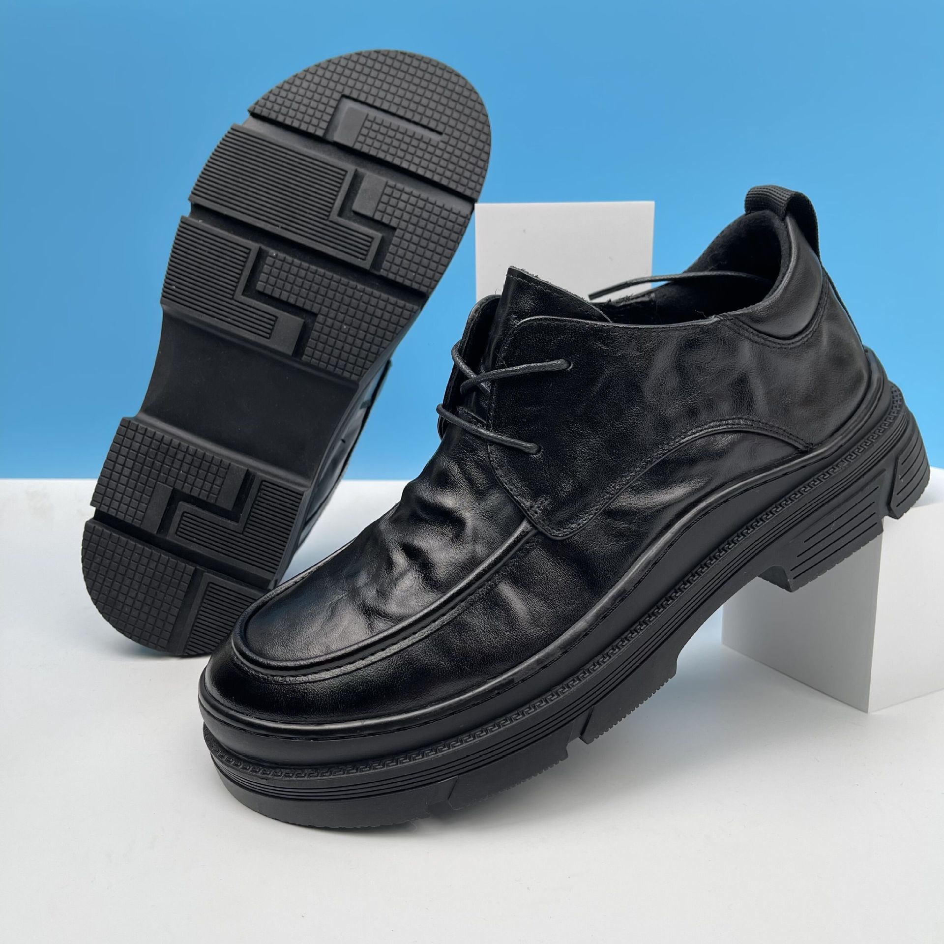 Zapatos casuales de cuero para hombres de otoño de piel de vaca de primera capa, zapatos derby de cabeza grande para hombres transpirables de cuero, zapatos de hombre de negocios de todo fósforo