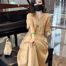 2025夏季新款宽松显瘦气质长裙子新中式国风重工刺绣V领连衣裙女