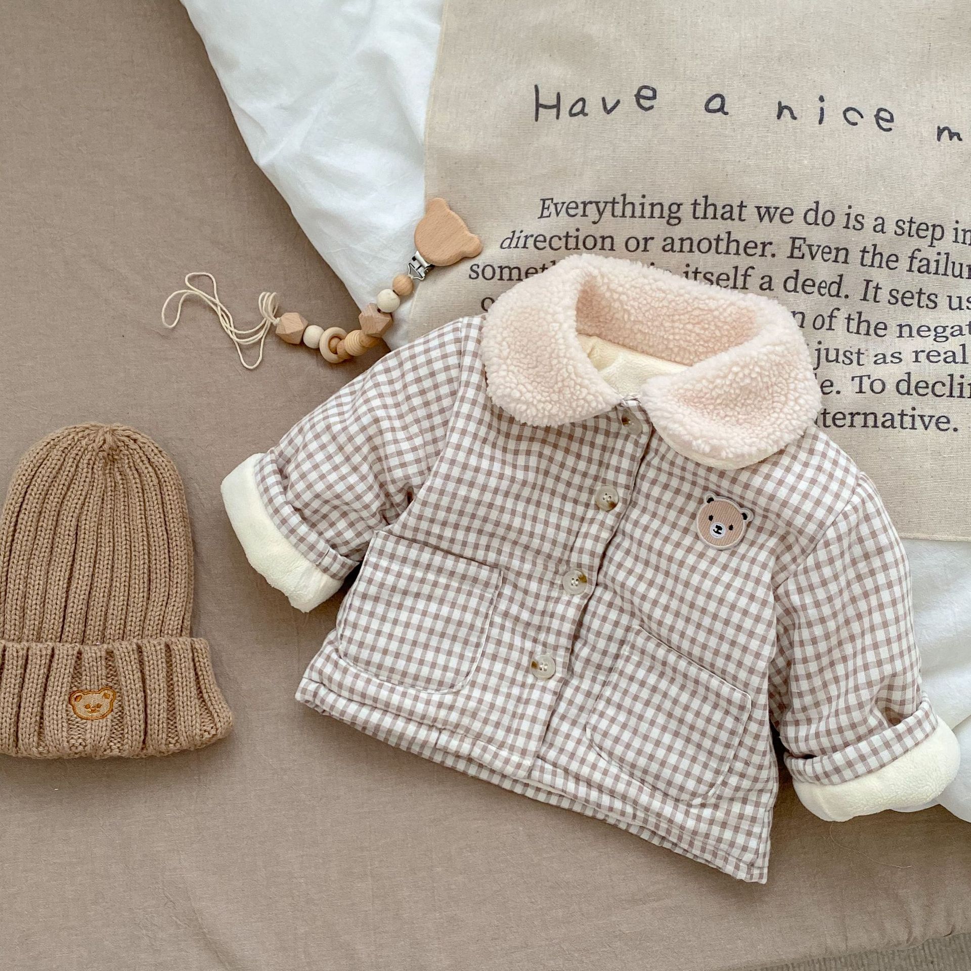 INS estilo coreano bebé ropa de invierno acolchado contraste de color a cuadros oso hombres y mujeres bebé engrosado abrigo de algodón acolchado Outwear Chaqueta de algodón acolchado