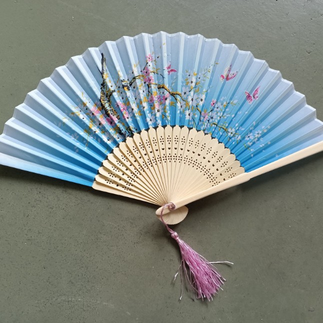 Estilo antiguo ventilador plegable de artesanía ventilador de regalo Erqing japonés Hanfu danza ventilador portátil ventilador de seda ventilador femenino de fábrica al por mayor