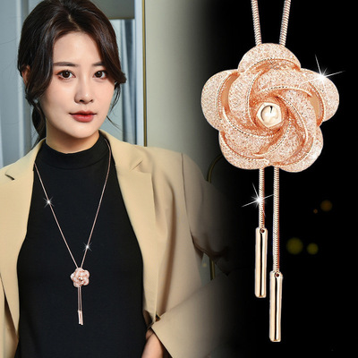 厂家直销韩版高档复古玫瑰花毛衣链女韩版秋冬长款网花项链挂件直