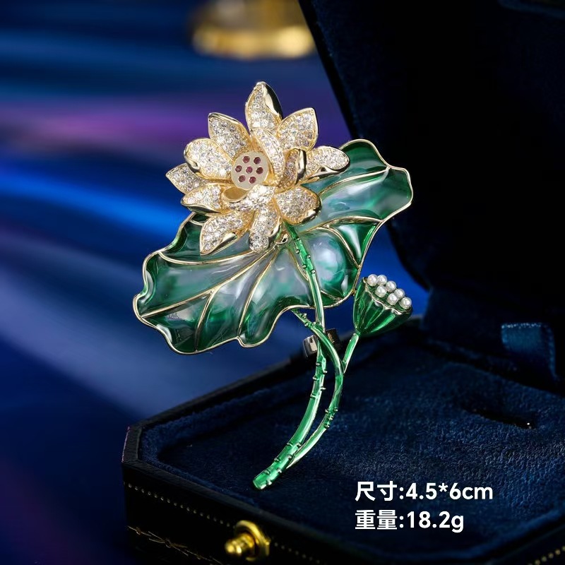 High-End Green Lotus Leaf Three-Dimensional Enamel Brooch, Chinese Style Brooch, Good Luck Lotus, Exquisite Brooch Accessory for Women