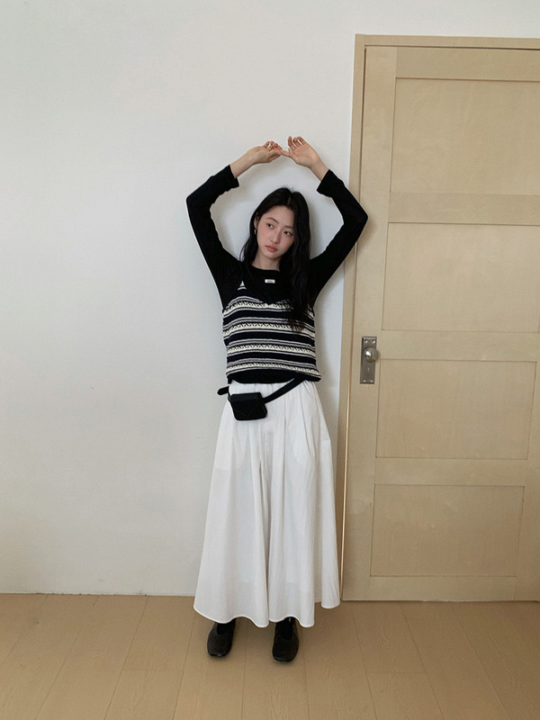【打底吊带】苏奈  设计感条纹短款25秋显瘦V领背心女打底衫|undefined