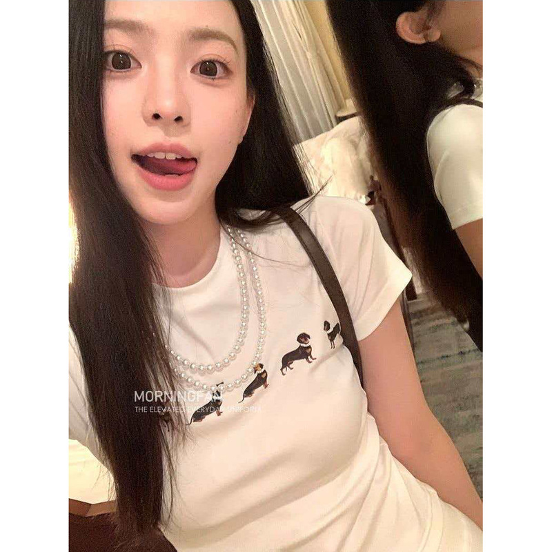 Playful Necklace and Puppy Print Short-Sleeve T-Shirt for Women, 2026 Summer New Korean Style Slim-Fit Design Top