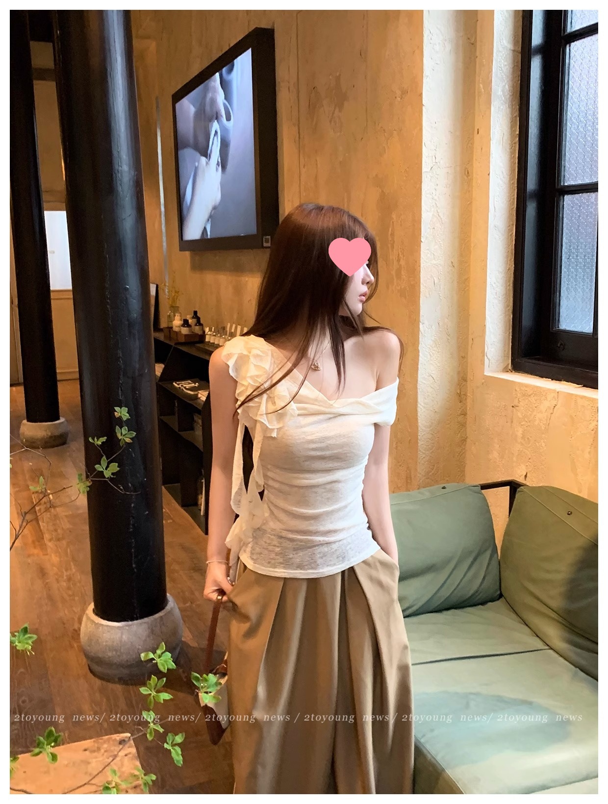 Asymmetric Ruffled Slim Tank Top