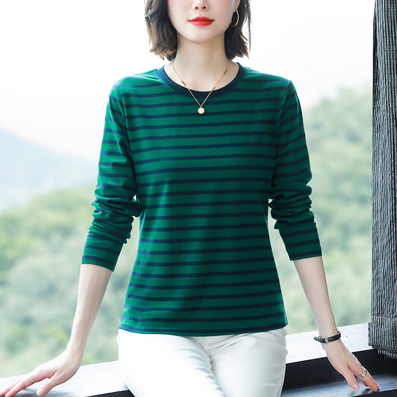 짙은 녹색