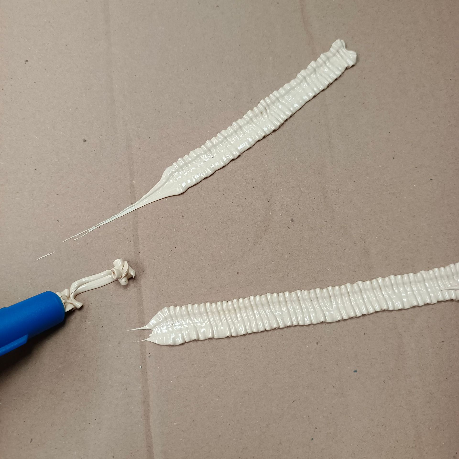 Cross-border pneumatic glass glue gun for sheet metal door edges and hood 310ml glue gun for chassis spraying and sheet metal hard glue