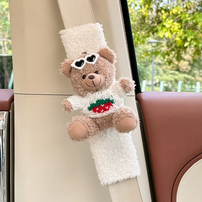 Manufacturer-customized car seatbelt protector, comfortable anti-strangling shoulder pad for children, creative car protective cover (Seat belt shoulder pad) - lamb-wool-shoulder-pads-with-bear-and-white-strawberry-designs