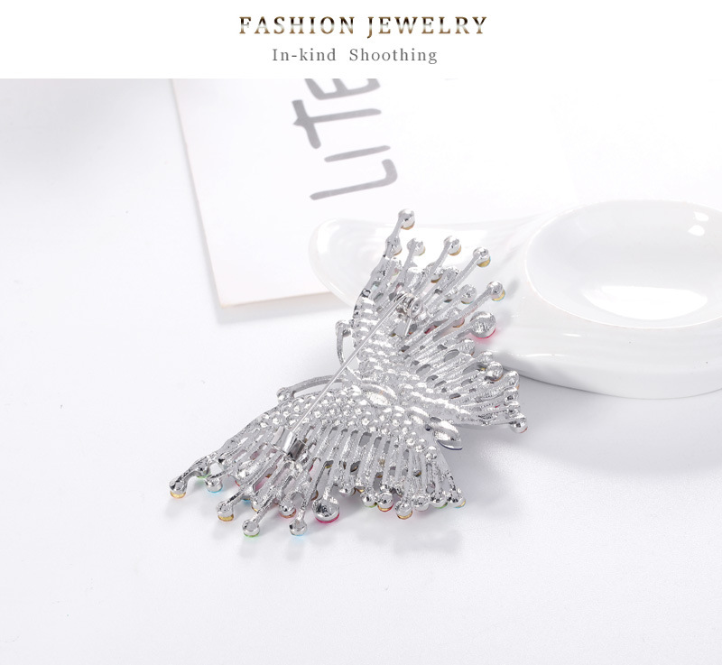 Vente En Gros Nouvelle Broche Papillon En Strass De Couleur Rétro Nihaojewelry display picture 4