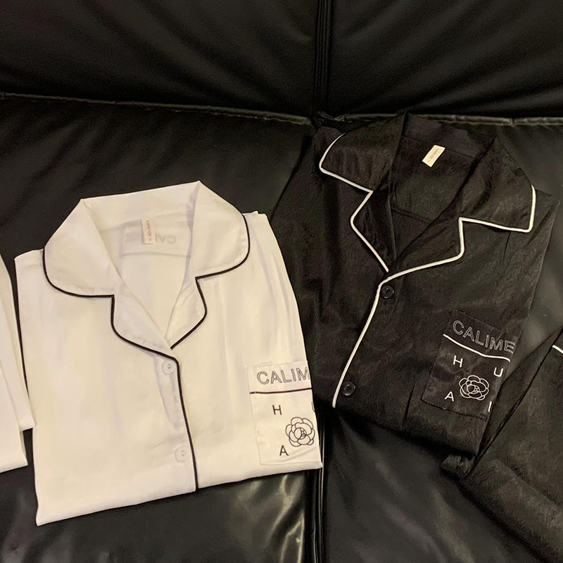 Estilo francés de alta calidad cartas par pijamas de primavera y otoño de seda de hielo de manga larga más tamaño real de seda hombres y mujeres traje de invierno