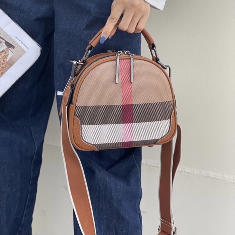 Genuine Leather Small Bag Trendy 2025 New Style Stylish Wide Strap Plaid Bag Apple Bag Cowhide Crossbody Bag Women's Lightweight Handbag
