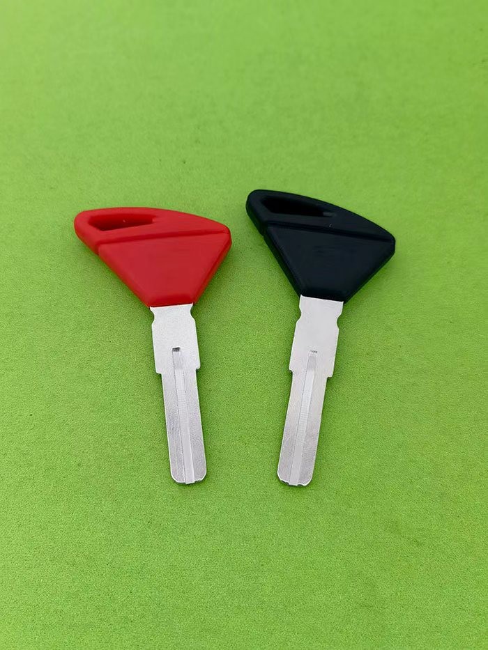 Suitable for Aprilia 1000/ Rsv4/Rs125, Can Be Equipped with Chip Gpr150 Motorcycle Key Blank