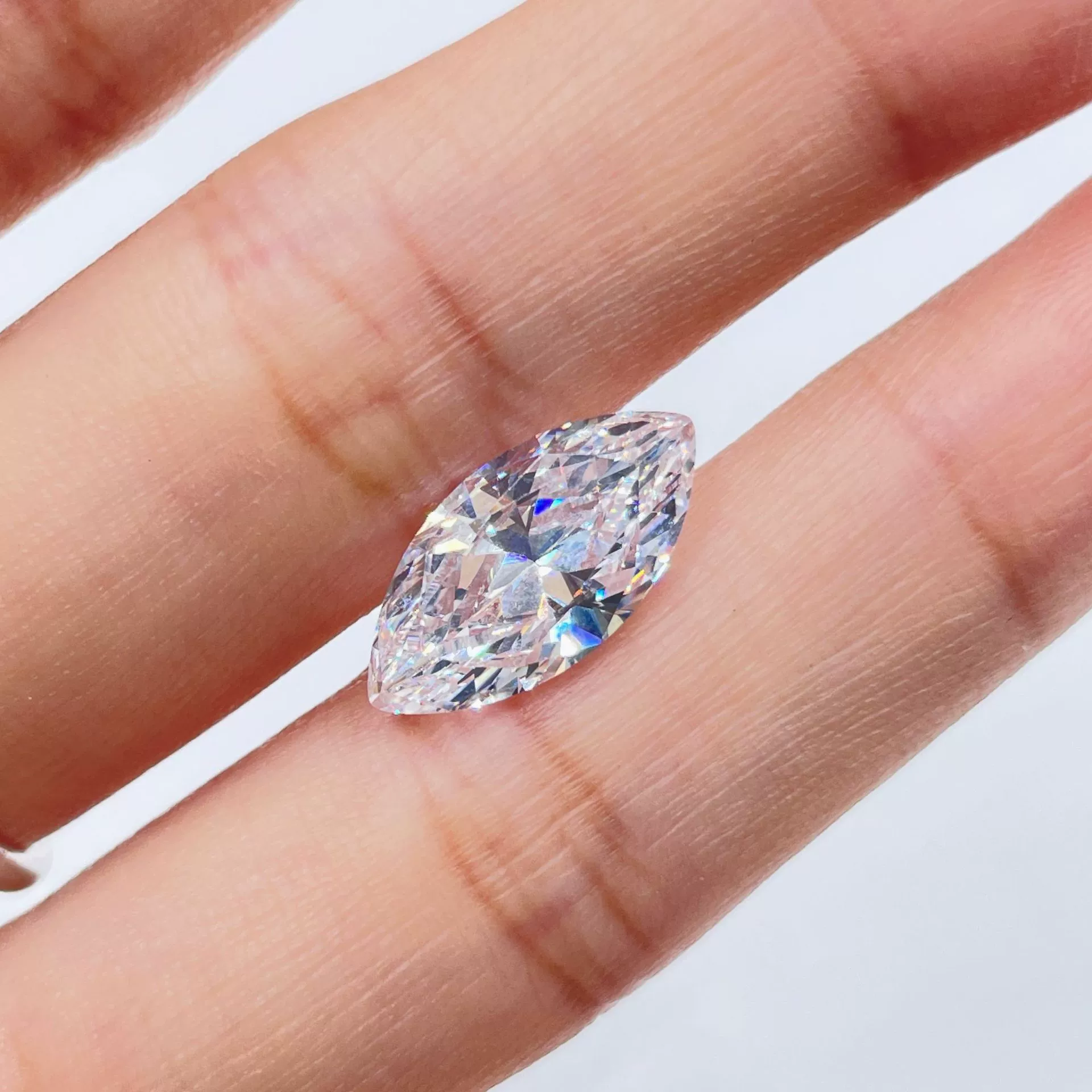 З gemstone with zircon, with gem, (Physicals)