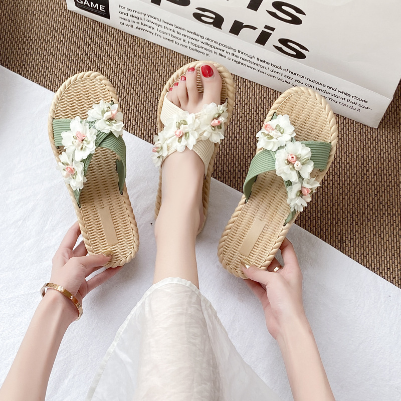 Summer Slippers Women's Outer Wear 2024 New Flat Flower Slippers Korean Style Fashion Student Beach Shoes Ins Trendy Summer Slippers Women's Outer Wear 2024 New Flat Flower Slippers Korean Style Fashion Student Beach Shoes Ins Trendy