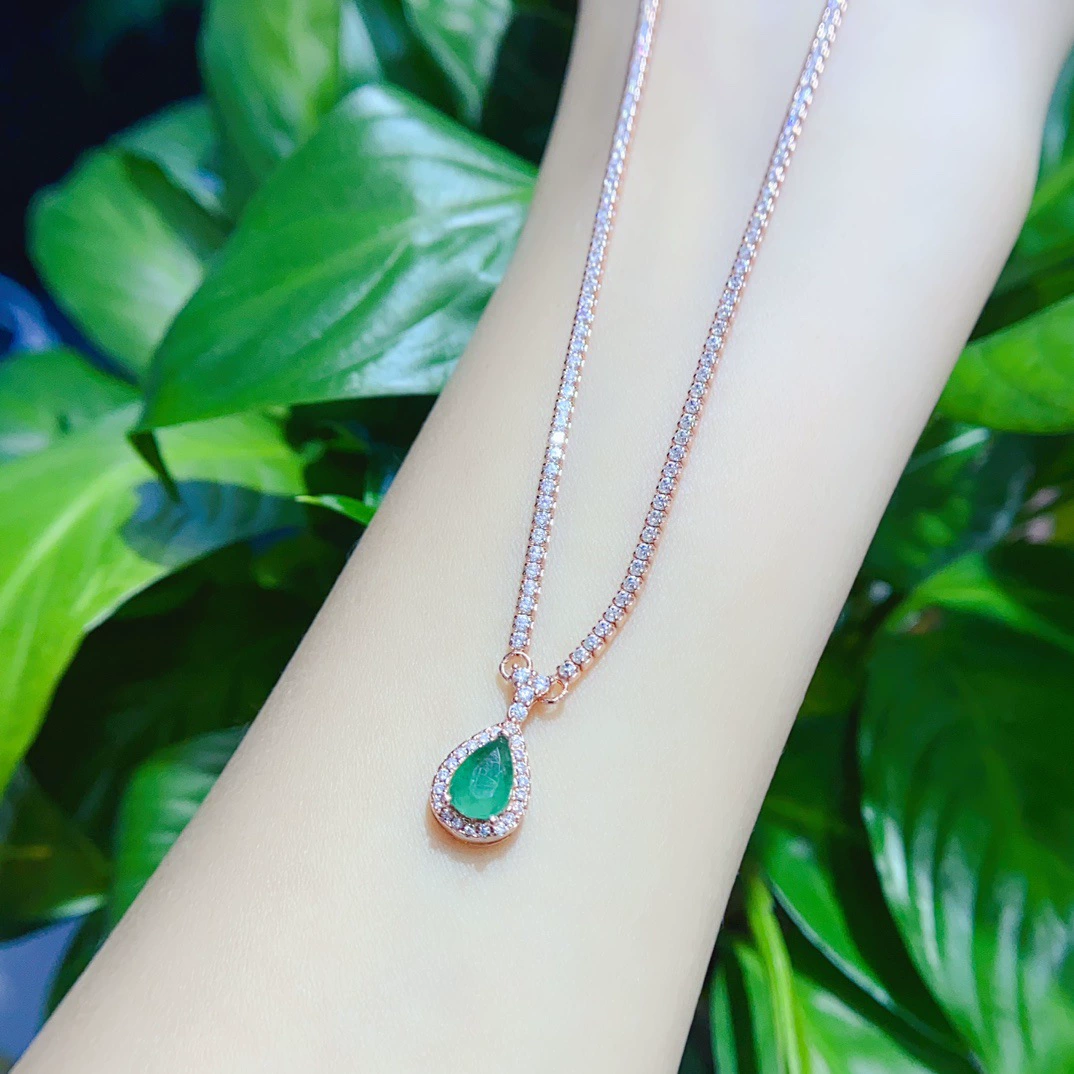 Новый натуральный изумрудный ожерелье S925 Серебряный инкрустированный основной камень 5*7 мм