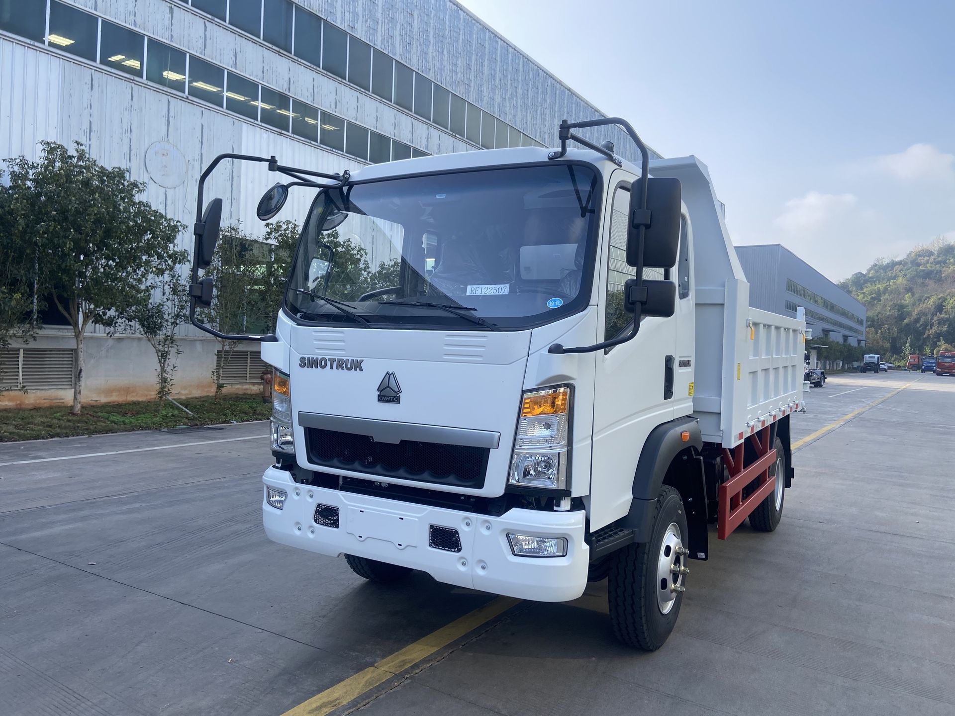 Howo dump truck, small tipper truck, 4x2 soil dump truck, 5-ton 10-ton soil transport vehicle