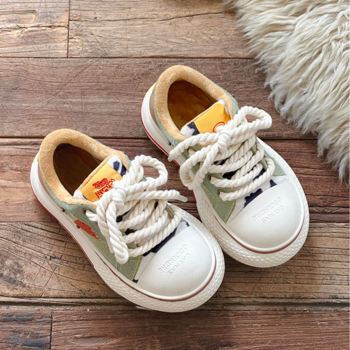 米奇联名国潮大头黑色帆布鞋2025春季新款男女款厚底情侣休闲板鞋