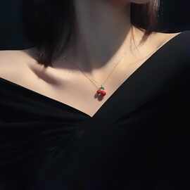 S银樱桃水晶元素项链小众设计可爱少女简约气质轻奢锁骨链