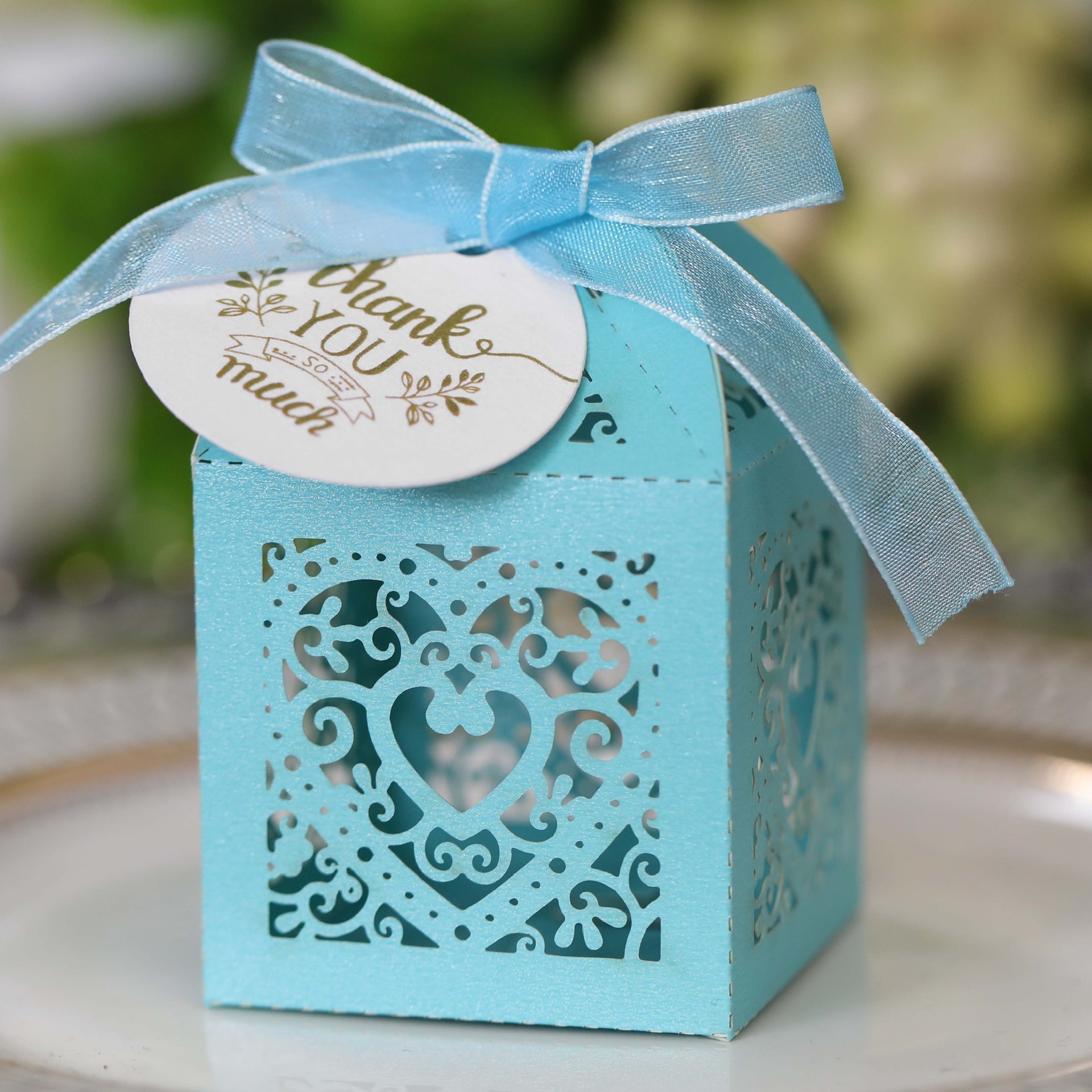 欧式爱心镂空喜糖盒蓝色婚礼吊牌糖果盒派对丝带巧克力纸盒批发