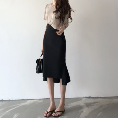 Xiaozhi ~ 黒い魚の尾のスカートの半身のスカートはヒップのスカートの半分のスカートの女性の春と秋のハイウエストの不規則なデザイン感の大衆を包みます。