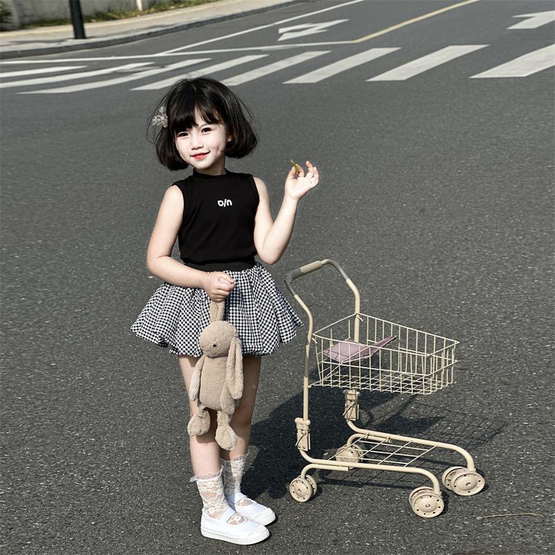 조끼 + 체크무늬 투투 스커트