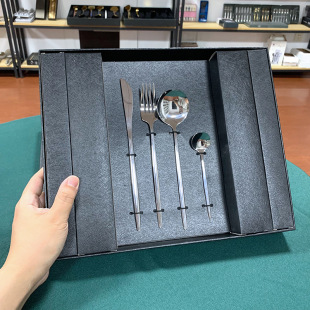 Stainless Steel High-End Western Cutlery Set, Creative Thin Portuguese Steak Knife, Fork, and Spoon Gift Box Set