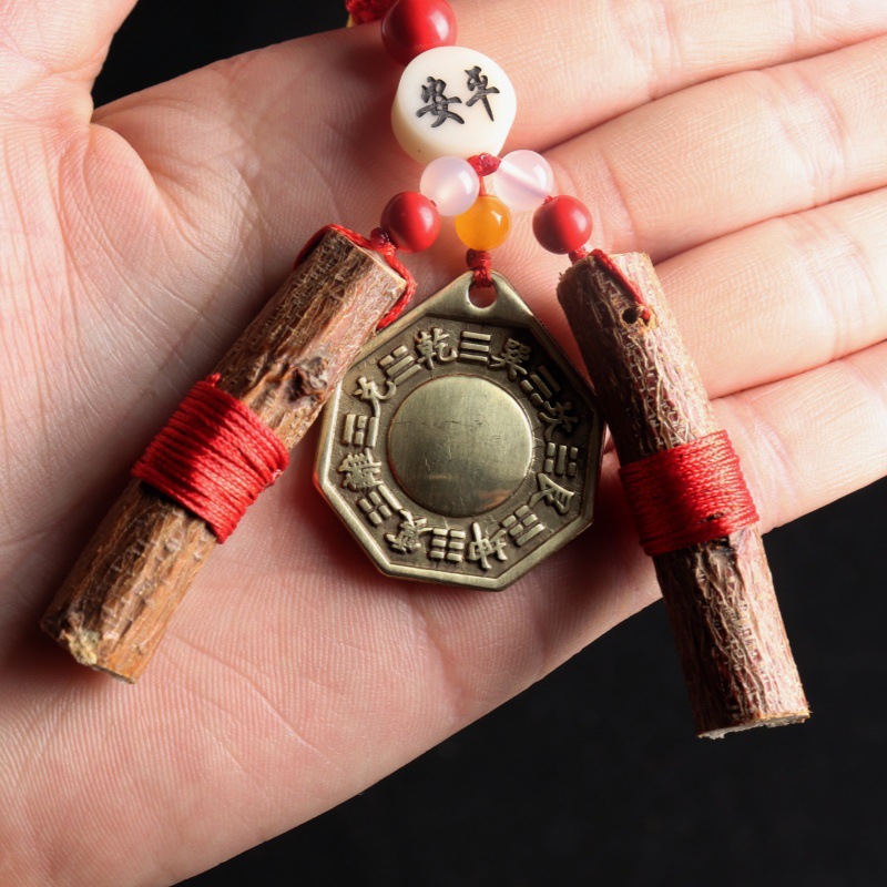 오래된 복숭아 나무 이중 막대기 평화 팔괘