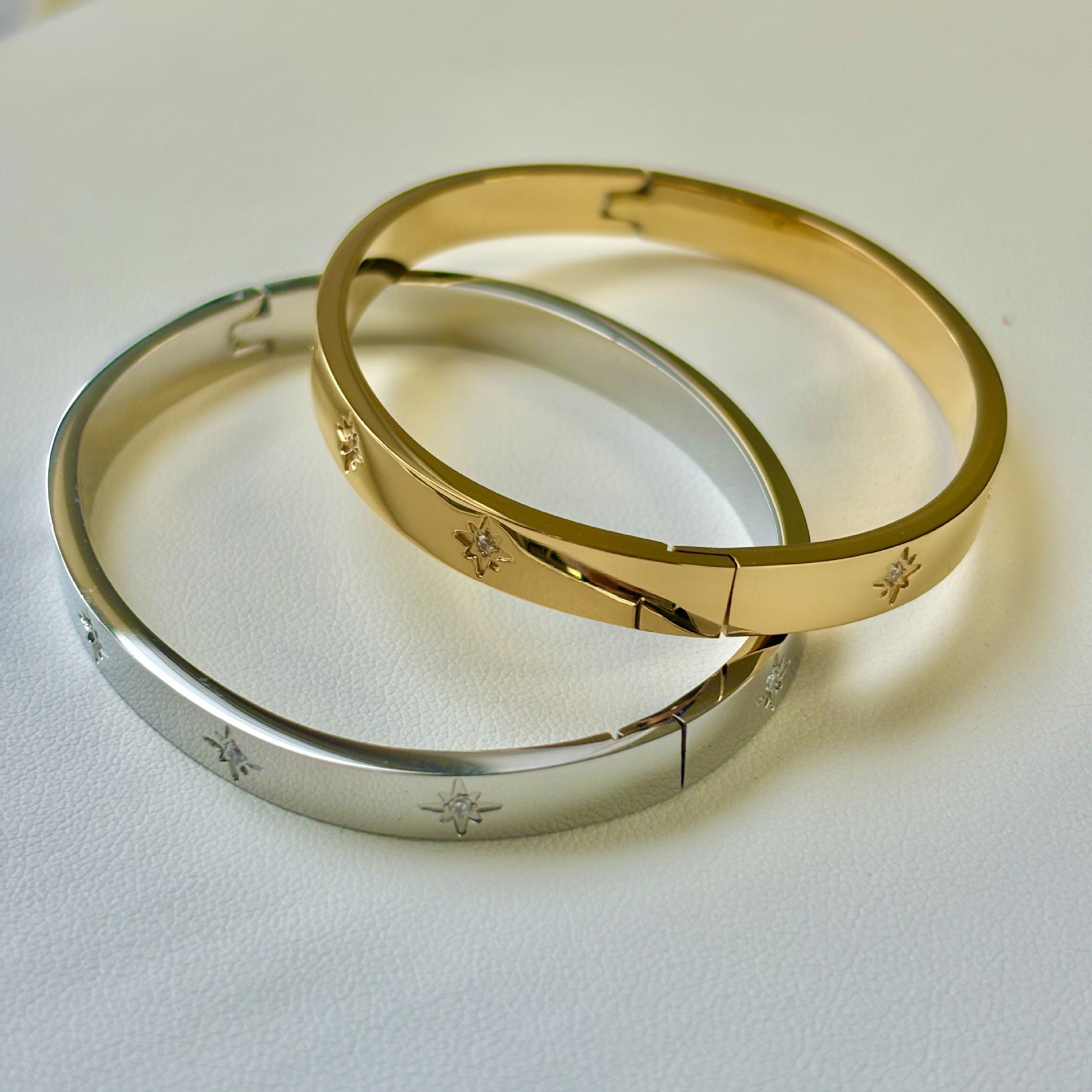 24g Weight PVD Coated Gold Plating Process Real Gold Plated Plating Material Zircon Inlay Material Bangle Classification Titanium Steel Chain Material 1 Piece Quantity Casual, Daily Occasion Titanium Steel Material Eight awn star Pattern Women's Gender Plating, Inlay Design Simple Style Style Gold, Silver Color Simple Style Eight Awn Star Titanium Steel 18K Gold Plated Zircon Bangle In Bulk