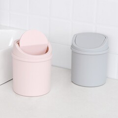 デスクトップゴミ箱家庭用リビングルームのプラスチックの小さいサイズにはミニテーブル用のアイデアがあります。