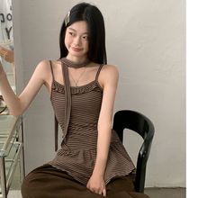 巧衣韵古早咖色条纹吊带背心女秋季新款花边设计修身显瘦内搭上衣