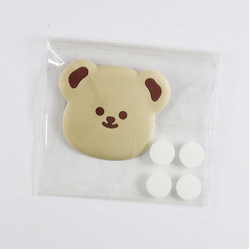 연한 갈색 곰 - 접착 뒷면이 있는 포장