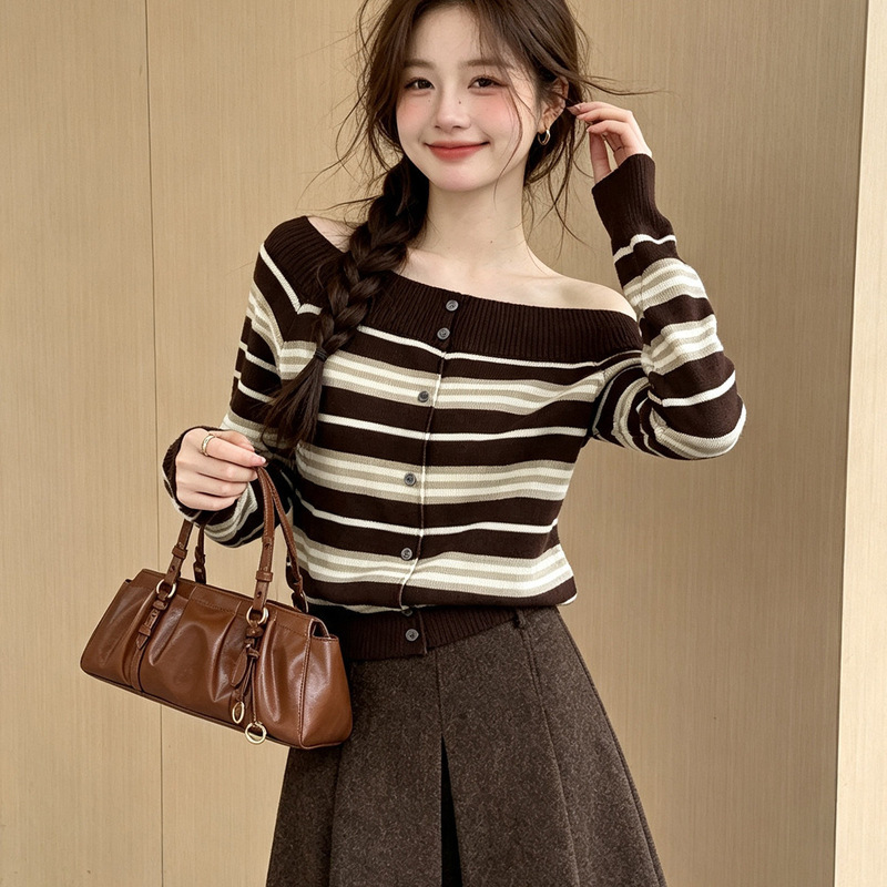 Korean-style hot girl color-block striped knit sweater for women, spring/autumn 2026 new unique single-breasted off-shoulder cardigan top