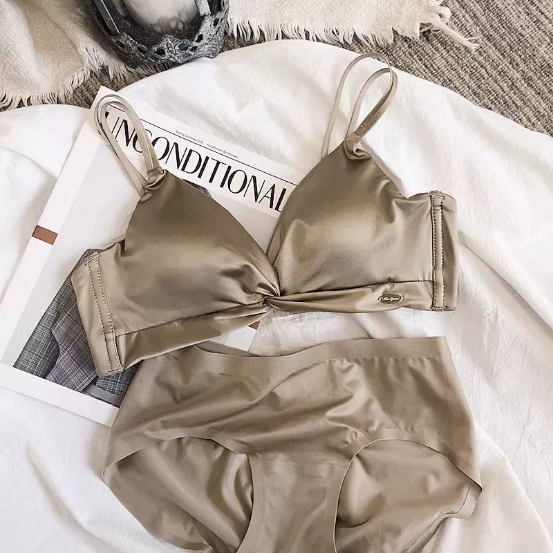 Underwear, supporting wireless bra, comfortable set, light luxury style, beautiful back